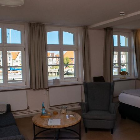 Hotel Das Brueckenhaus Glückstadt Bagian luar foto