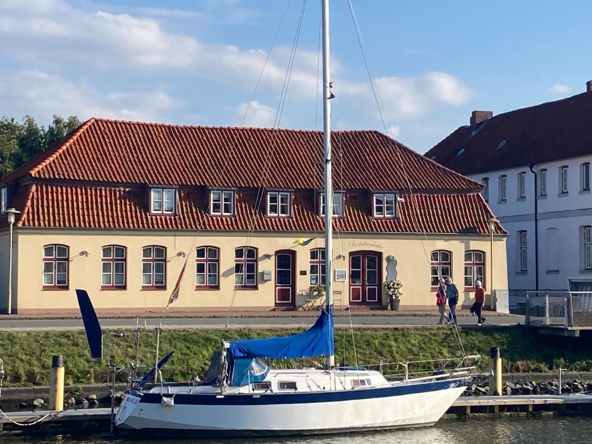 Hotel Das Brueckenhaus Glückstadt Bagian luar foto