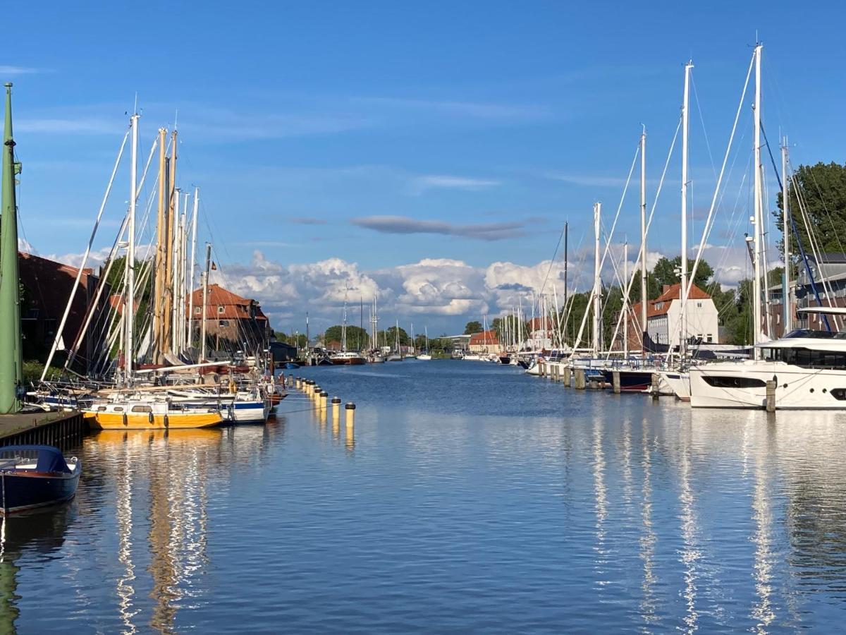 Hotel Das Brueckenhaus Glückstadt Bagian luar foto