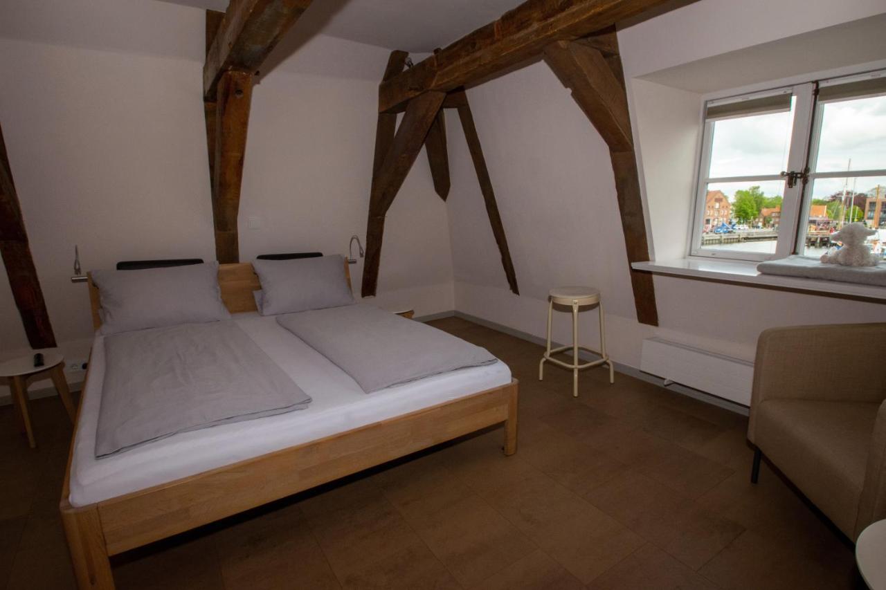 Hotel Das Brueckenhaus Glückstadt Bagian luar foto